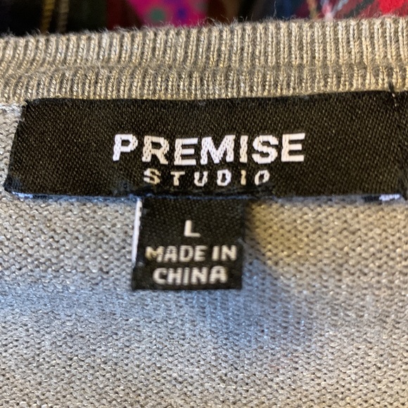 Gray Cardigan Sweater with Gold Toggle Front Size Large but fits closer to Med - Picture 6 of 8